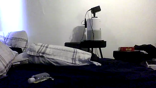 Snapshot of Enos3 chatting on 02-18-26, 05:53 Enos3 online show from 02-18-26, 05:53