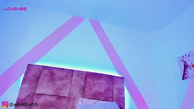 Snapshot of isabella_whiithe chatting on 02-24-25, 11:41 isabella whiithe online show from 02-24-25, 11:41