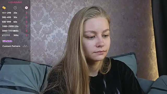 Snapshot of Polumna_cute chatting on 06-11-26, 01:42 Polumna cute online show from 06-11-26, 01:42