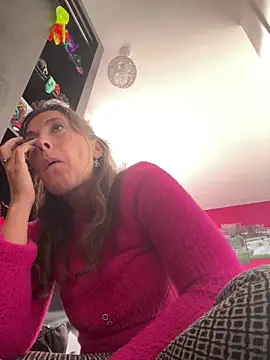 Lwhite1 online show from 09-18-25, 03:47