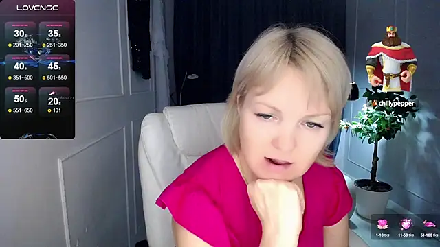 Snapshot of Juarnea chatting on 02-10-25, 04:47 Juarnea online show from 02-10-25, 04:47