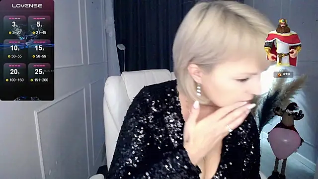 Snapshot of Juarnea chatting on 02-15-25, 11:17 Juarnea online show from 02-15-25, 11:17