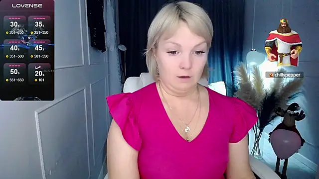 Snapshot of Juarnea chatting on 02-18-25, 07:30 Juarnea online show from 02-18-25, 07:30