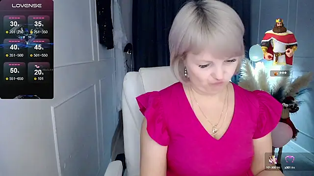 Snapshot of Juarnea chatting on 02-27-25, 01:38 Juarnea online show from 02-27-25, 01:38