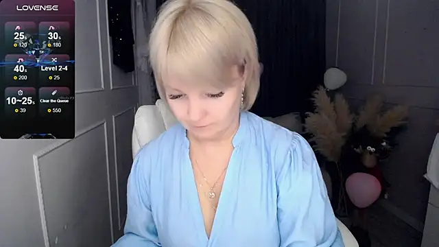 Snapshot of Juarnea chatting on 03-03-25, 12:37 Juarnea online show from 03-03-25, 12:37