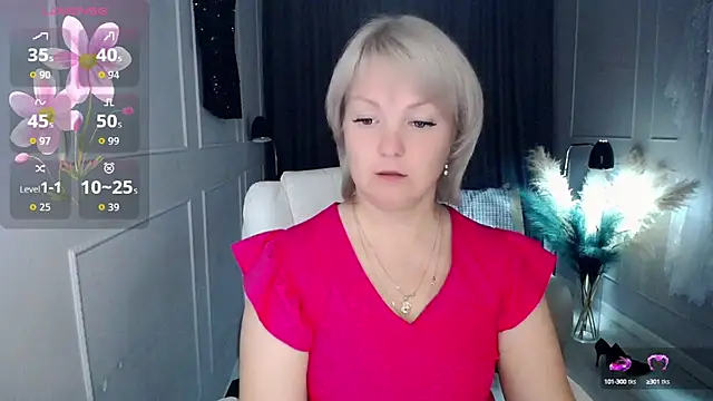 Snapshot of Juarnea chatting on 09-10-25, 10:26 Juarnea online show from 09-10-25, 10:26