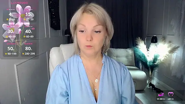 Snapshot of Juarnea chatting on 09-13-25, 09:14 Juarnea online show from 09-13-25, 09:14