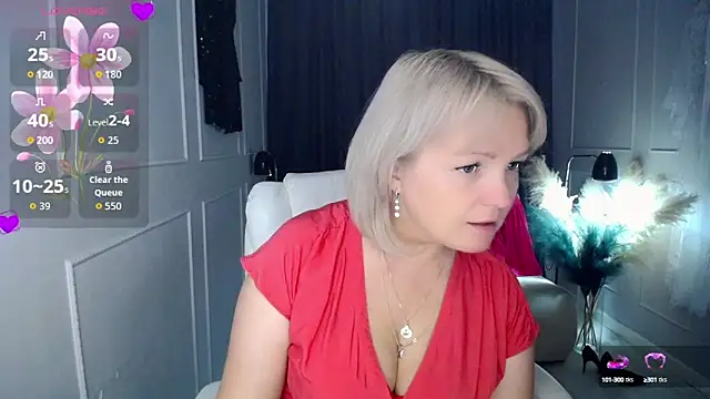 Snapshot of Juarnea chatting on 10-09-25, 09:18 Juarnea online show from 10-09-25, 09:18