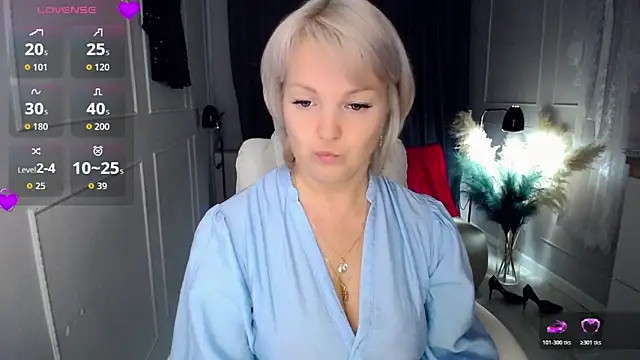 Snapshot of Juarnea chatting on 10-31-25, 05:41 Juarnea online show from 10-31-25, 05:41