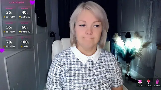 Snapshot of Juarnea chatting on 11-02-25, 05:43 Juarnea online show from 11-02-25, 05:43