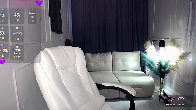 Snapshot of Juarnea chatting on 11-13-25, 07:29 Juarnea online show from 11-13-25, 07:29