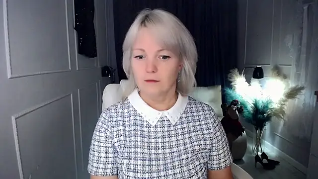 Snapshot of Juarnea chatting on 12-03-25, 08:12 Juarnea online show from 12-03-25, 08:12