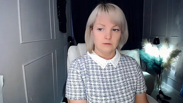 Snapshot of Juarnea chatting on 02-05-26, 11:37 Juarnea online show from 02-05-26, 11:37