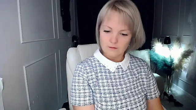 Snapshot of Juarnea chatting on 02-09-26, 02:21 Juarnea online show from 02-09-26, 02:21