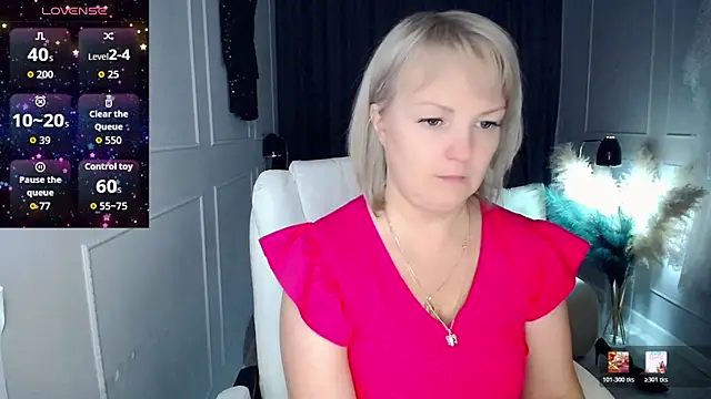 Snapshot of Juarnea chatting on 02-11-26, 10:31 Juarnea online show from 02-11-26, 10:31