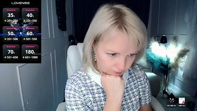 Snapshot of Juarnea chatting on 02-19-26, 08:54 Juarnea online show from 02-19-26, 08:54