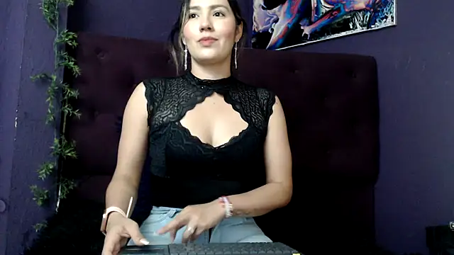 Snapshot of merlinaadams_ chatting on 02-22-25, 07:36 merlinaadams online show from 02-22-25, 07:36