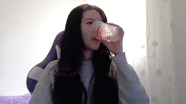 Snapshot of sunshine_girl9 chatting on 03-09-26, 09:08 sunshine girl9 online show from 03-09-26, 09:08