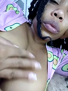 Snapshot of isabellehaynes chatting on 02-14-26, 12:24 isabellehaynes online show from 02-14-26, 12:24