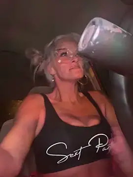 vixendoll87 online show from 11-26-25, 12:33