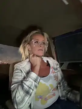 Snapshot of vixendoll87 chatting on 02-12-26, 11:55 vixendoll87 online show from 02-12-26, 11:55