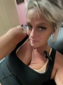 vixendoll87 online show from 04-09-26, 02:44