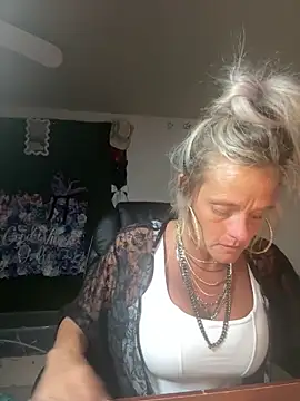 vixendoll87 online show from 04-15-26, 04:14