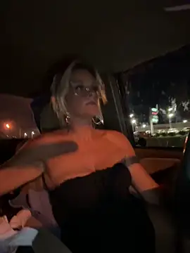 vixendoll87 online show from 04-17-26, 12:57