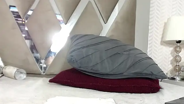 Snapshot of KasandraPhillips chatting on 02-21-25, 02:17 KasandraPhillips online show from 02-21-25, 02:17