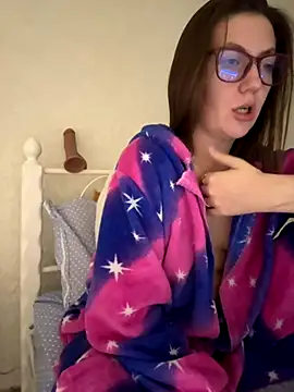 BeatriceTender online show from 11-26-25, 08:32