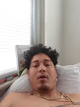 Snapshot of Warlock19975 chatting on 01-29-25, 01:49 Warlock19975 online show from 01-29-25, 01:49