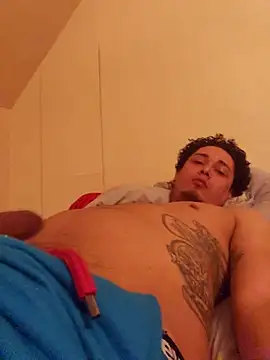 Snapshot of Warlock19975 chatting on 02-25-25, 12:36 Warlock19975 online show from 02-25-25, 12:36