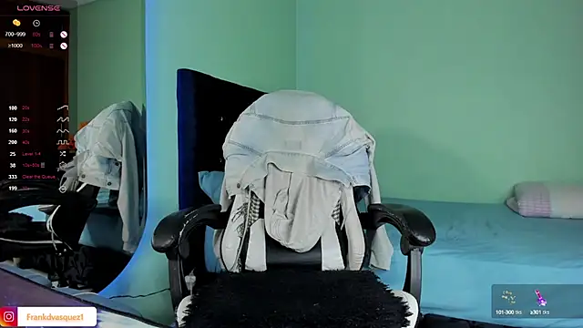 Snapshot of Neganhot_ chatting on 01-23-25, 11:36 Neganhot online show from 01-23-25, 11:36