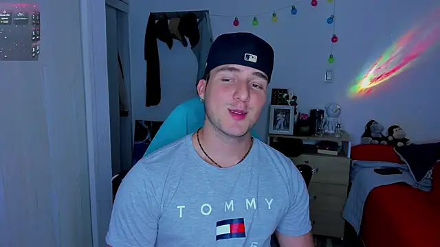 liam oficial02 online show from 01-12-25, 03:28