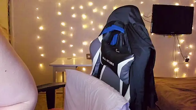 Milafoxxxy online show from 02-14-25, 01:29