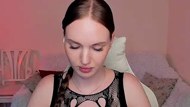 Snapshot of MishkaMe chatting on 07-10-26, 03:47 MishkaMe online show from 07-10-26, 03:47