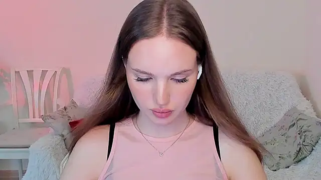 Snapshot of MishkaMe chatting on 07-15-26, 04:34 MishkaMe online show from 07-15-26, 04:34