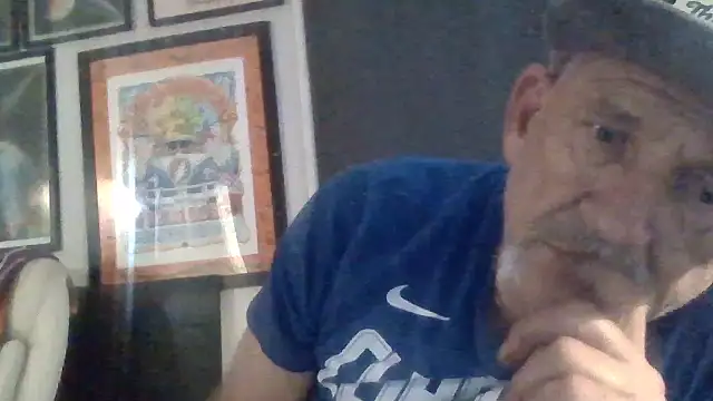 Snapshot of den-rock4u chatting on 09-15-25, 05:18 den-rock4u online show from 09-15-25, 05:18