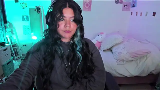 StephaniFox online show from 01-20-25, 01:18