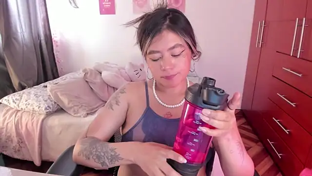 StephaniFox online show from 12-01-25, 07:52