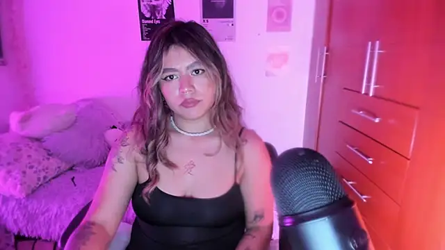 StephaniFox online show from 04-18-26, 03:32