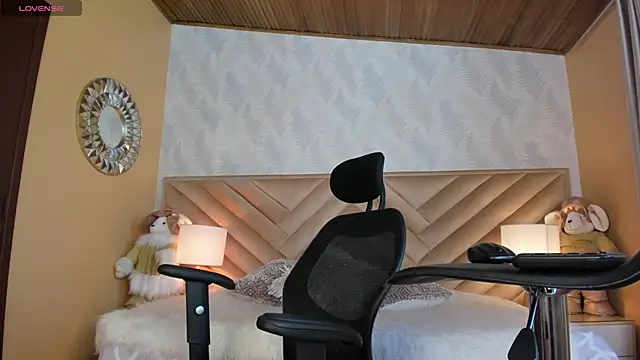 Sharon mishel online show from 12-24-24, 02:12