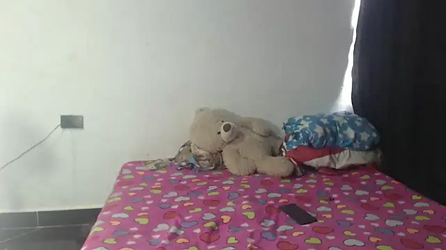 Snapshot of nathasha15 chatting on 02-12-26, 04:57 nathasha15 online show from 02-12-26, 04:57