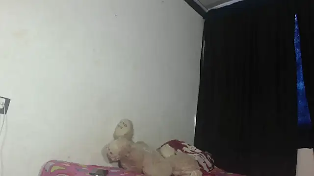 Snapshot of nathasha15 chatting on 02-17-26, 05:30 nathasha15 online show from 02-17-26, 05:30