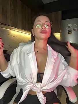 Melisa Ester online show from 10-16-25, 03:46