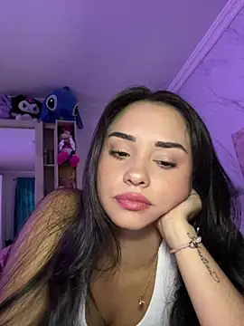 Snapshot of Kimmymadison- chatting on 04-23-26, 10:45 Kimmymadison- online show from 04-23-26, 10:45