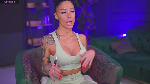 RaquelleVon online show from 01-27-25, 05:48