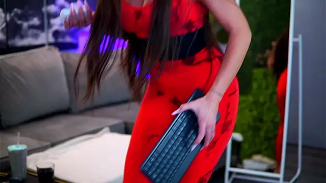 Snapshot of RaquelleVon chatting on 02-20-26, 10:16 RaquelleVon online show from 02-20-26, 10:16