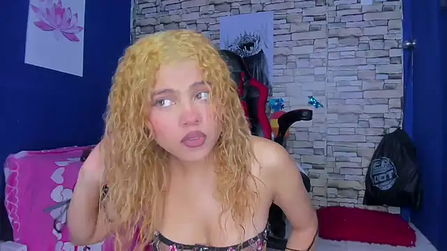 sofiacastillo01 online show from 02-13-25, 05:22