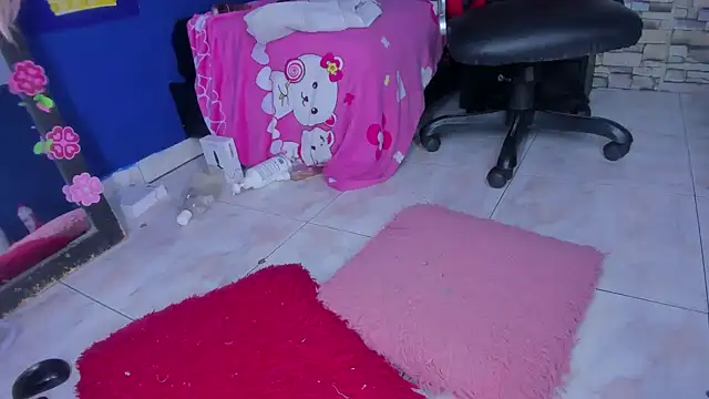 sofiacastillo01 online show from 02-13-25, 08:24